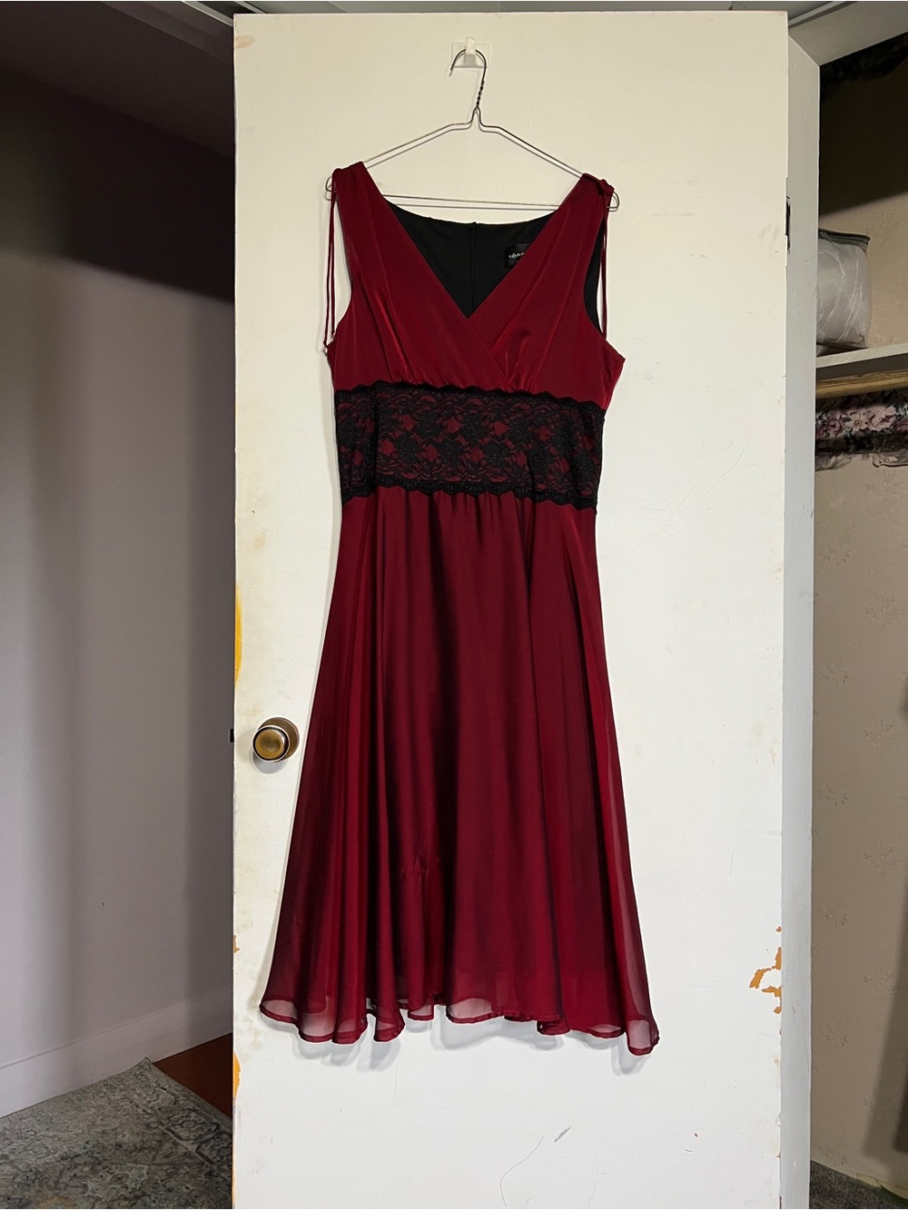 Burgundy Midi Dress with Black Lace Waist